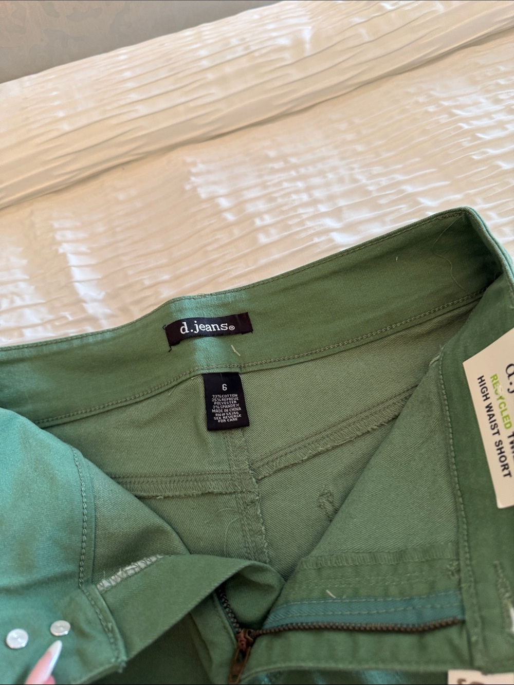 d. jeans High Waist Twill Shorts - Green - Picture 2 of 3